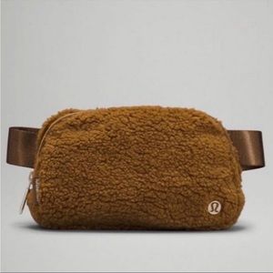 NWT LULULEMON FLEECE EVERYWHERE BELT BAG